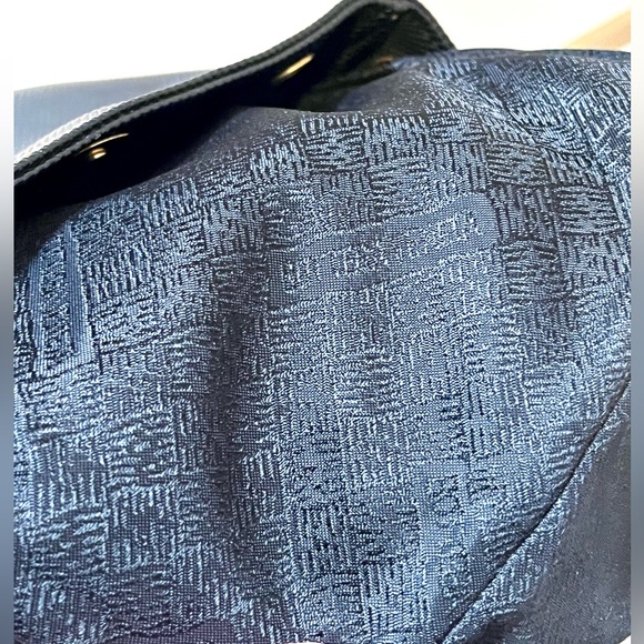 Bottega Veneta Small Black Bucket Bag with Toggle Straps - Picture 13 of 13